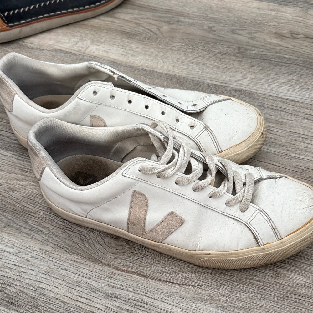 Veja Women's White and Beige Sneakers